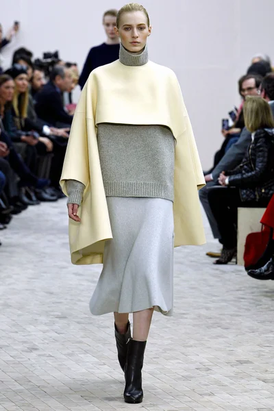 Look 28